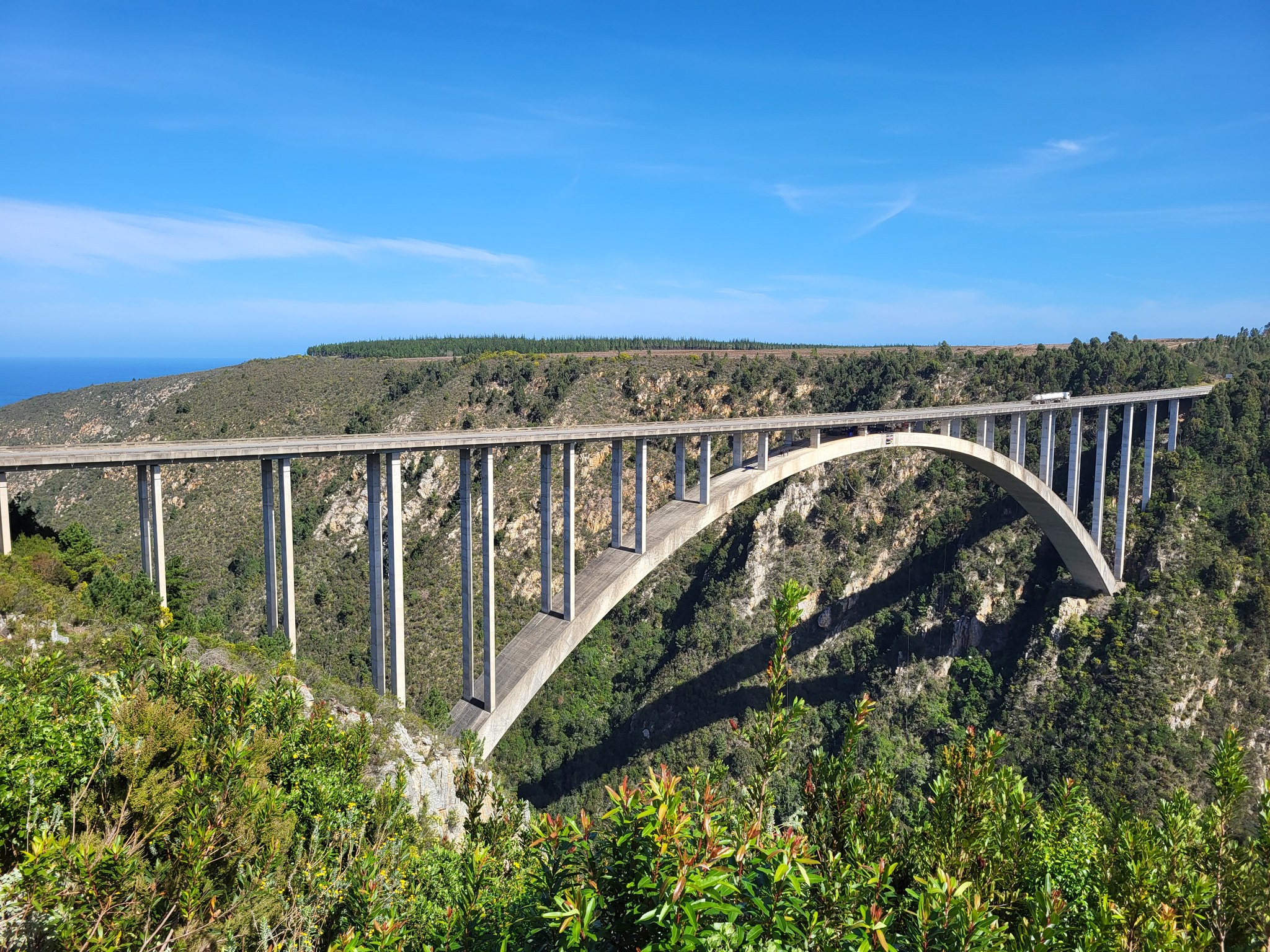 Bungee jumping z mostu Bloukrans Bridge
